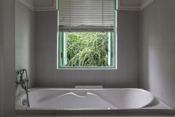 Fiberglass Tub Installation in Highland