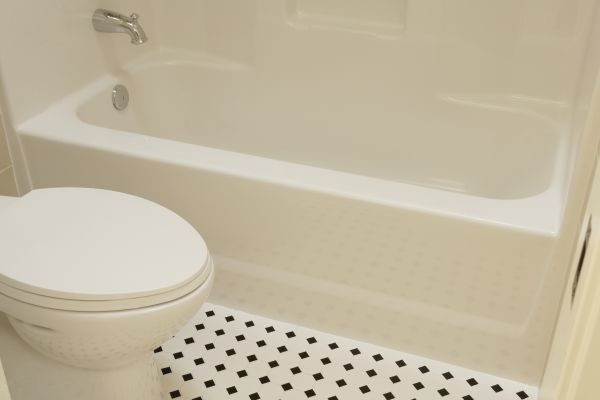 Fiberglass Tub Replacement in Highland